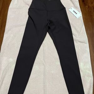 Women’s Maroon Leggings